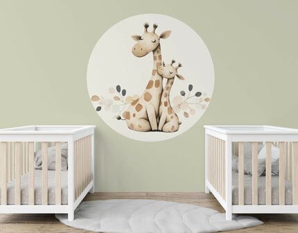 Muurcirkel  Giraffe Hug  &ndash; In Neutrale Kleuren
